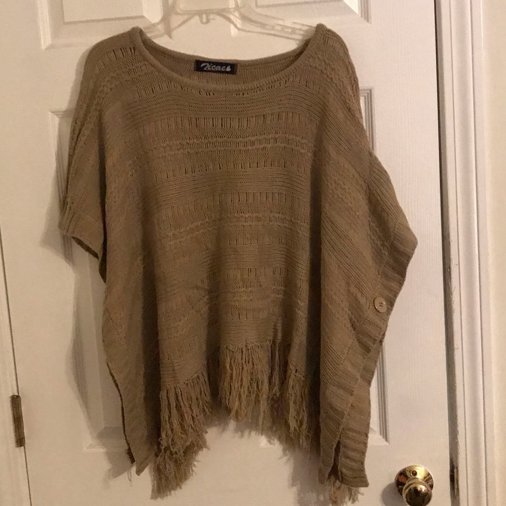 Woman’s poncho
